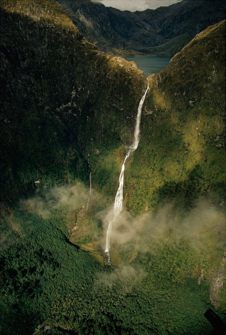 美しい滝画像 19